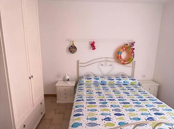 Bilo Pietro, Vicino Al Mare *