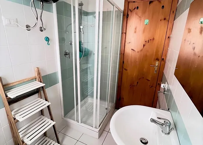 Bilo Pietro, Vicino Al Mare 마르첼리